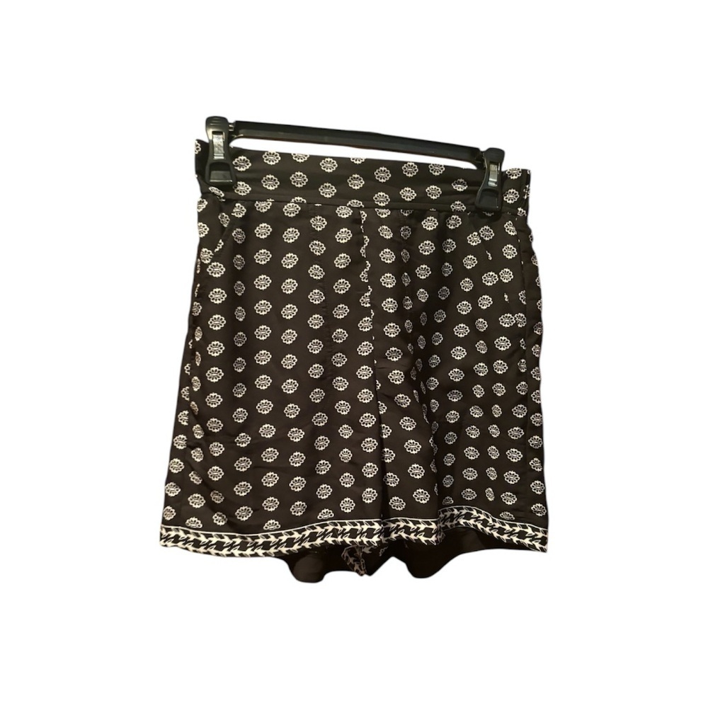 Max Studio Crepe Pocket Shorts in Black Cream XS